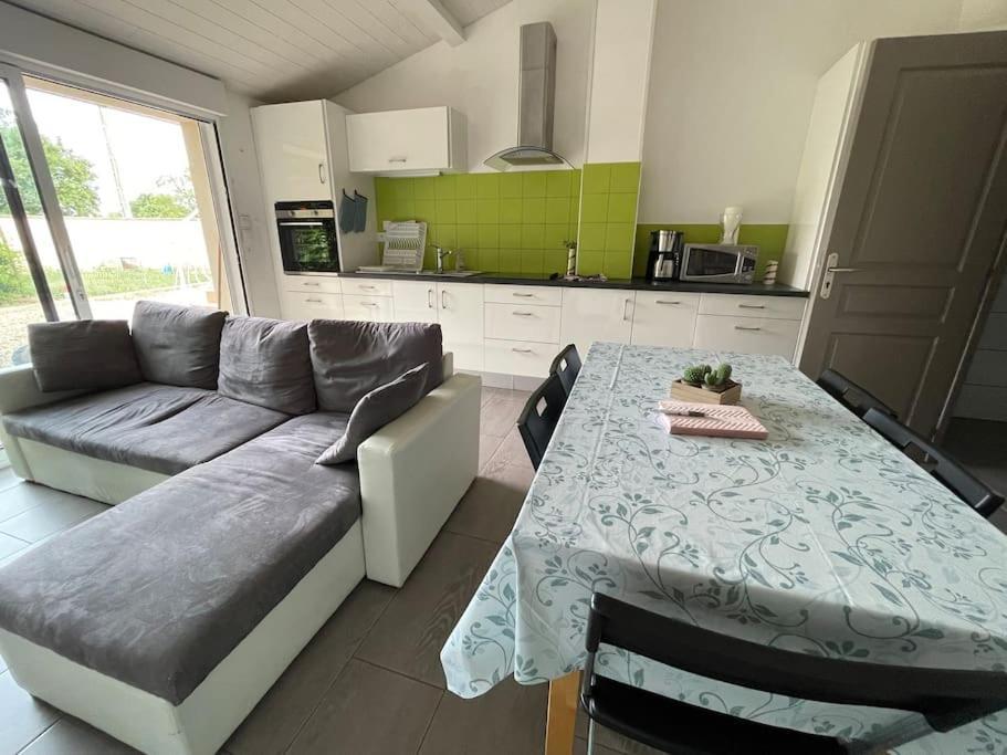 Les Lys De Rosie - Maison Familiale De Plain Pied Campagne Boisset-lès-Montrond Extérieur photo